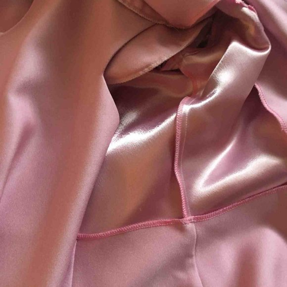 Dresses and Gowns for the Holiday Season - Picture 5 of 16